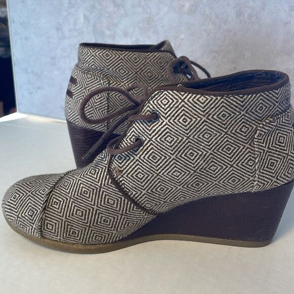 TOMS Desert Wedge Booties in Herringbone brown color lace up shoes women’s 8.5 - Picture 11 of 14